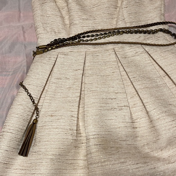 Beautiful size medium dress - Picture 3 of 5